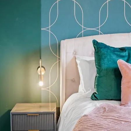 Holiday home Deluxe 5 Bed In - Parking - Hot Tub Whitby