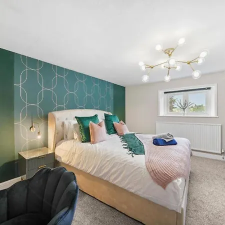 Deluxe 5 Bed In - Parking - Hot Tub * Whitby