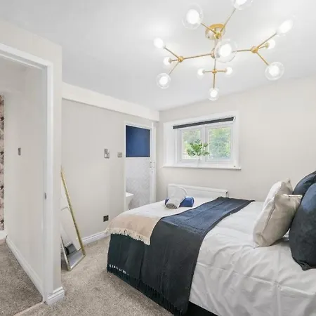 Deluxe 5 Bed In - Parking - Hot Tub Whitby