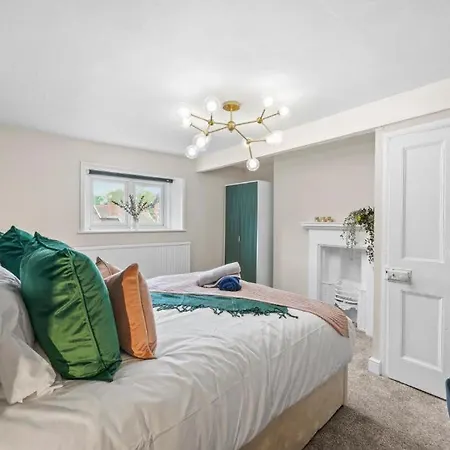 Deluxe 5 Bed In - Parking - Hot Tub * Whitby