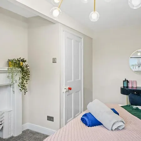 Deluxe 5 Bed In - Parking - Hot Tub Holiday home Whitby