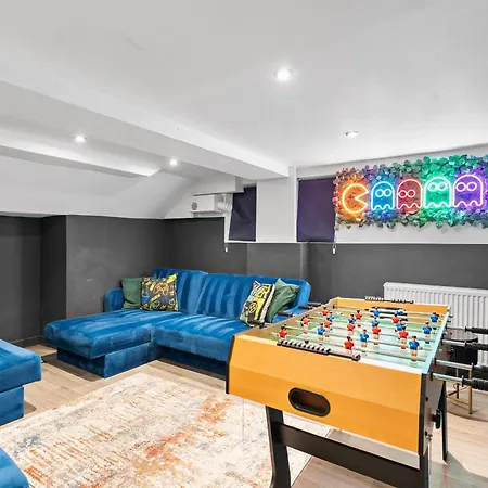 Deluxe 5 Bed In - Parking - Hot Tub Whitby