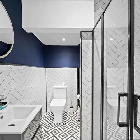 Holiday home Deluxe 5 Bed In - Parking - Hot Tub Whitby