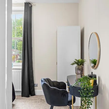 Deluxe 5 Bed In - Parking - Hot Tub Holiday home Whitby