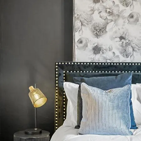 Deluxe 5 Bed In - Parking - Hot Tub Holiday home