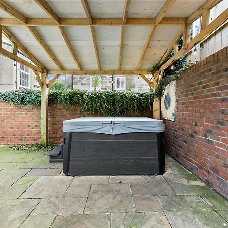 Deluxe 5 Bed In - Parking - Hot Tub