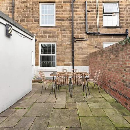 Deluxe 5 Bed In - Parking - Hot Tub *