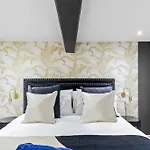 بيت للعطل Deluxe 5 Bed In - Parking - Hot Tub *