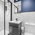 Deluxe 5 Bed In - Parking - Hot Tub بيت للعطل ويتبي