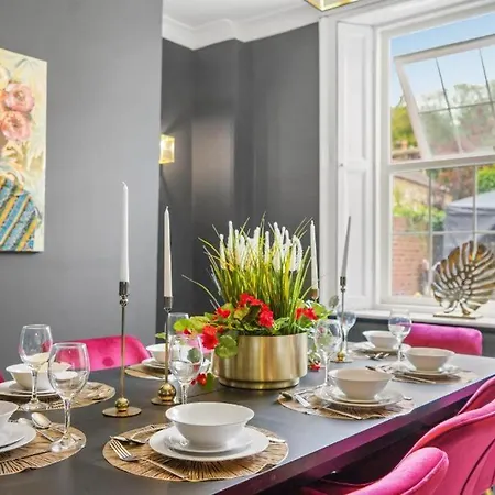 Deluxe 5 Bed In - Parking - Hot Tub Vakantiehuis Whitby