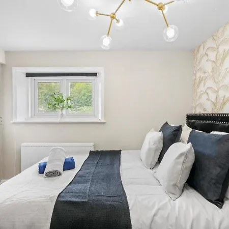 Vakantiehuis Deluxe 5 Bed In - Parking - Hot Tub