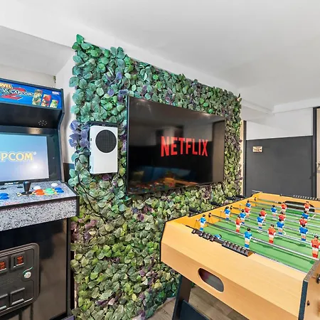 بيت للعطل Deluxe 5 Bed In - Parking - Hot Tub