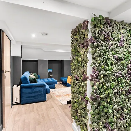 بيت للعطل Deluxe 5 Bed In - Parking - Hot Tub *