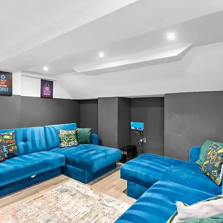 بيت للعطل Deluxe 5 Bed In - Parking - Hot Tub ويتبي